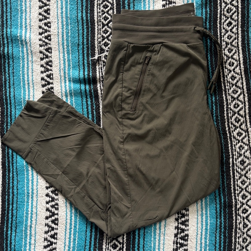 Athleta Trekkie North Olive Green Women's Jogger